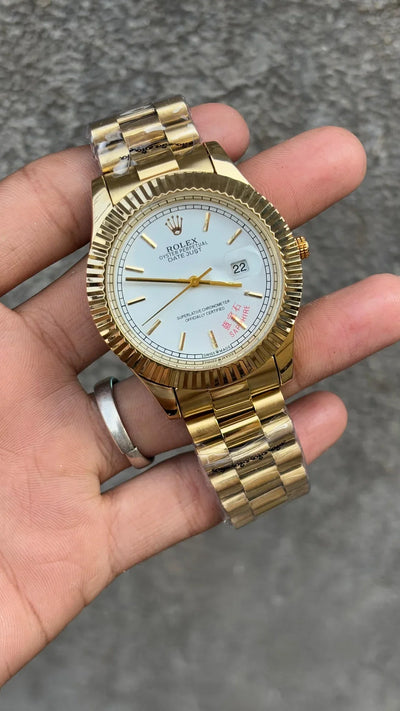 Luxury Gold Date-Style Watch | White Dial, Fluted Bezel & Date