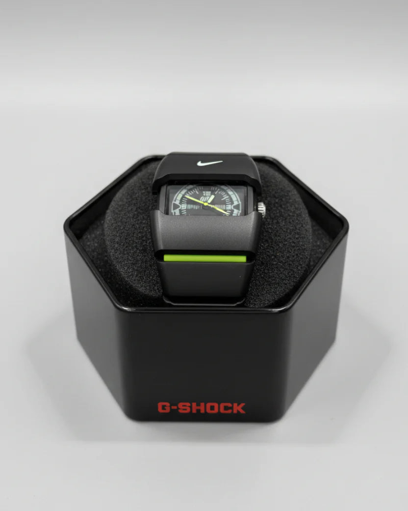 Nike Analog Sports Watch Black Strap